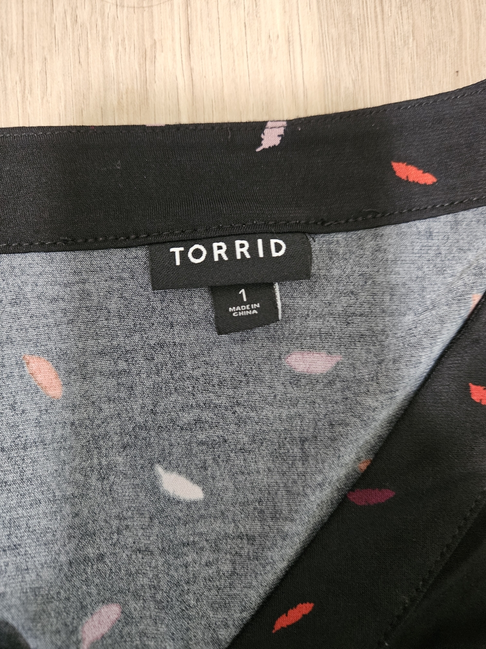 torrid Black V-Neck Tunic with Red, Purple & Pink Leaf  Print - Picture 3 of 4